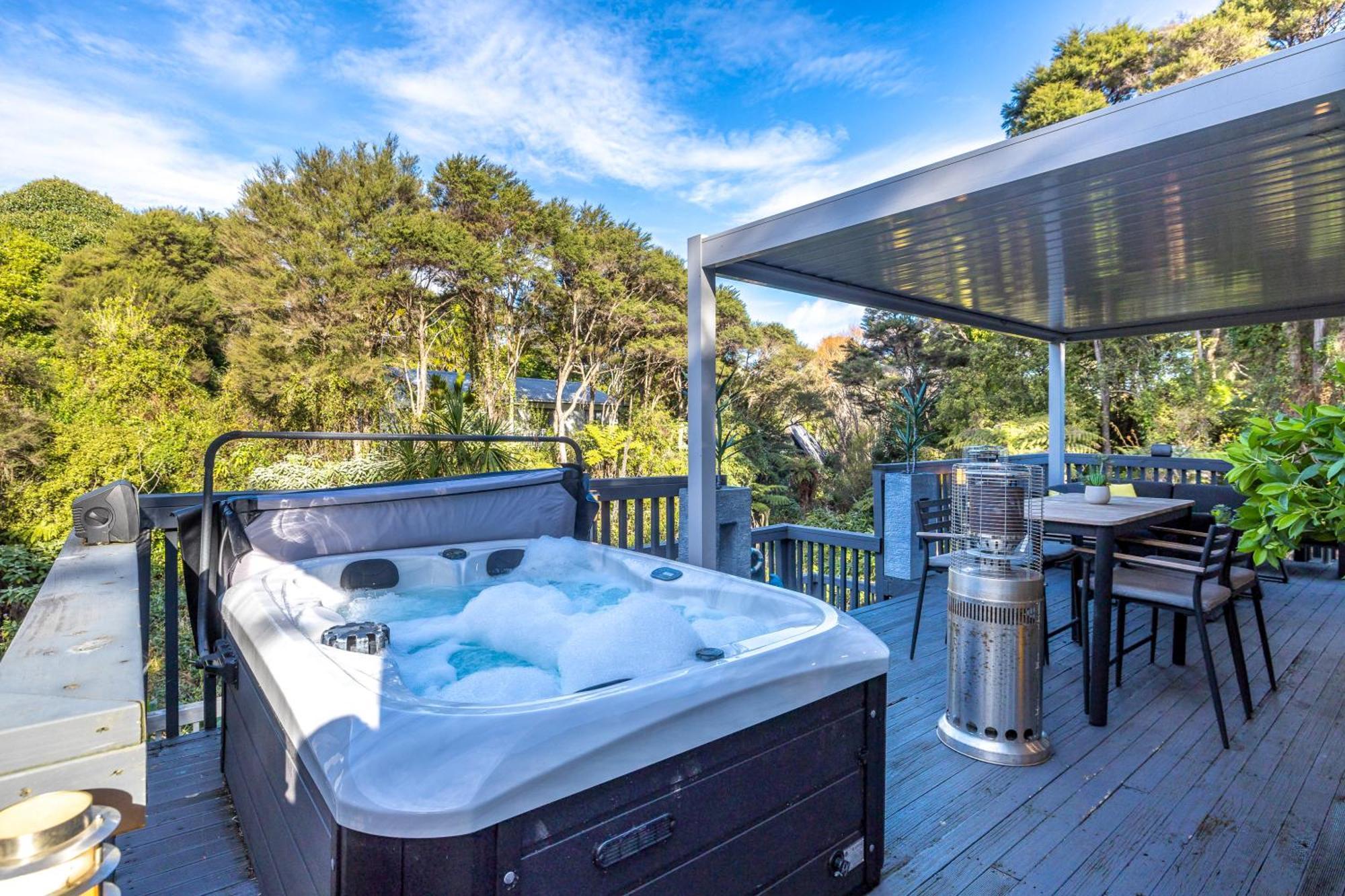 Island Sanctuary - Waiheke Holiday Home Ostend Exterior foto