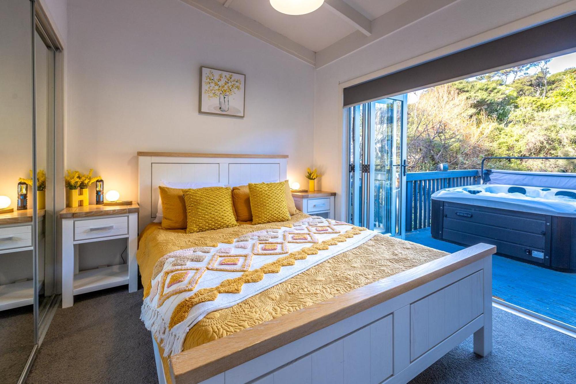 Island Sanctuary - Waiheke Holiday Home Ostend Exterior foto