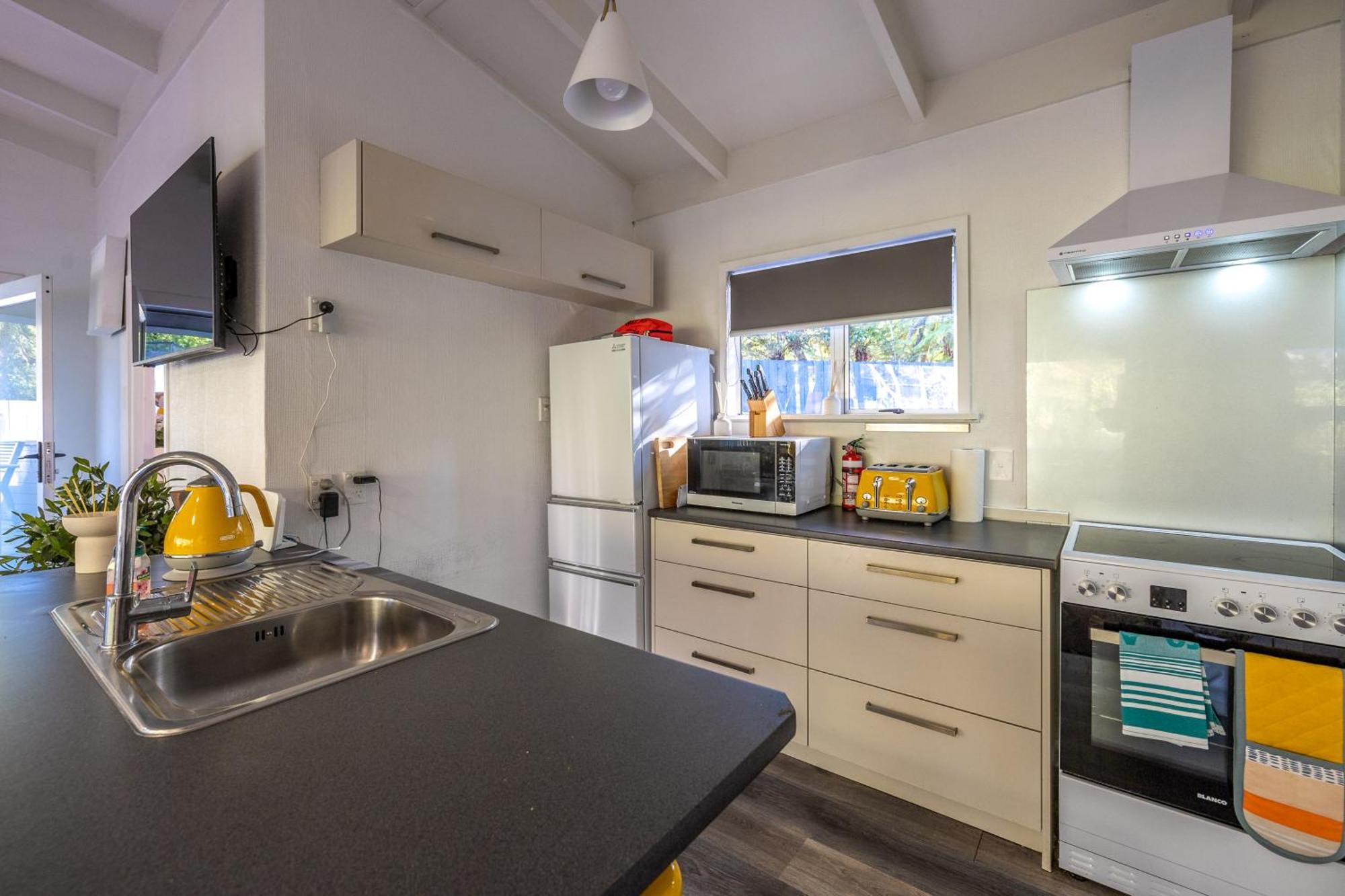 Island Sanctuary - Waiheke Holiday Home Ostend Exterior foto