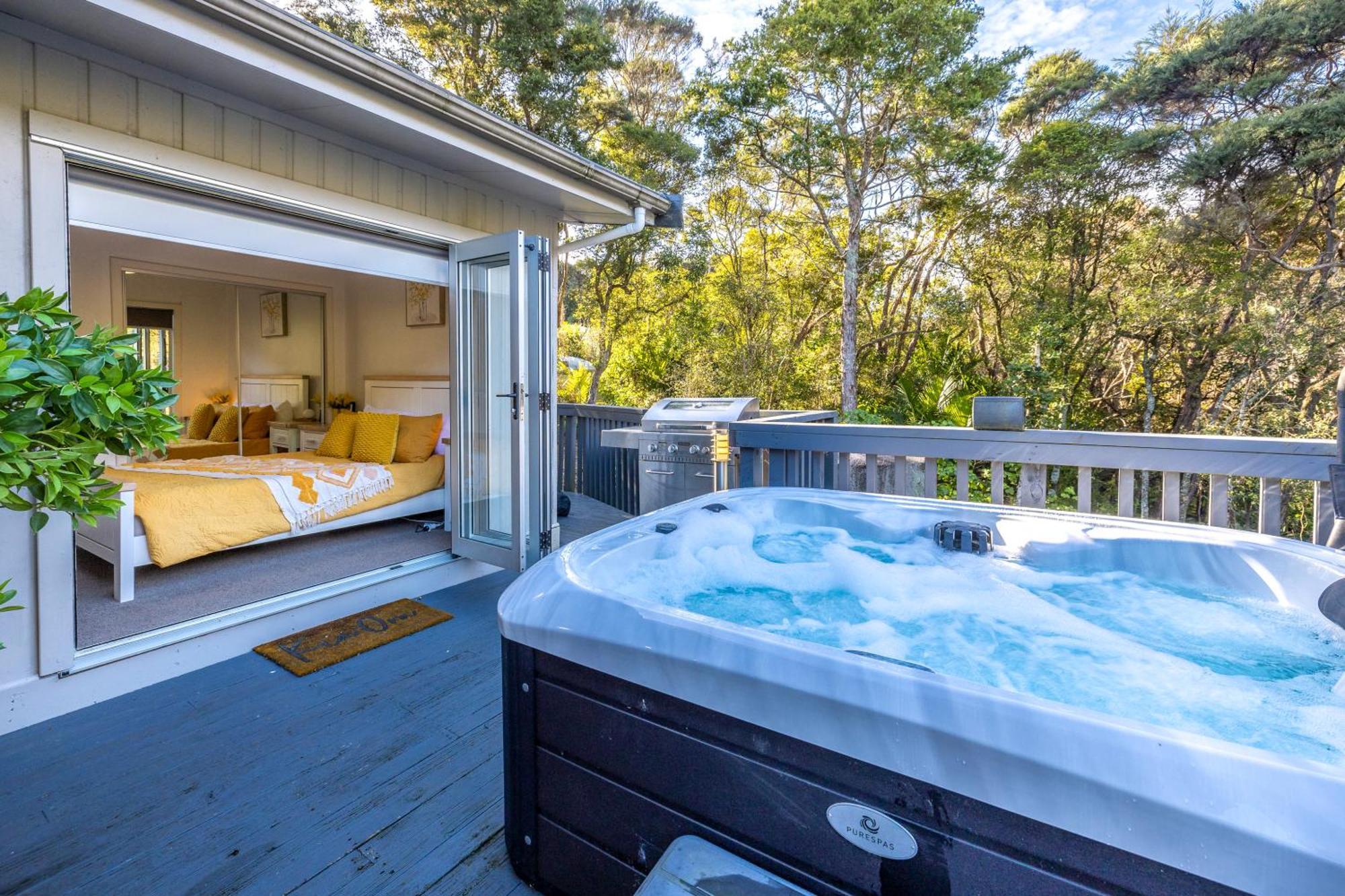 Island Sanctuary - Waiheke Holiday Home Ostend Exterior foto